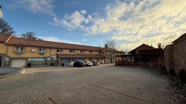 Wellness Club Villa Puclice Exterior photo